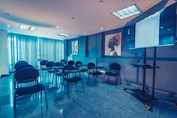 sala de conferencias vertical by