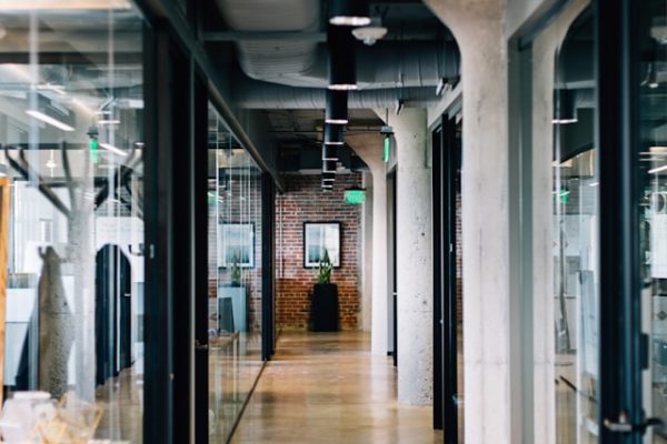 mia baker jjhvyxm34ny unsplash